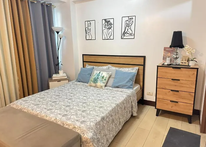 Flight Deck Crib * Manila